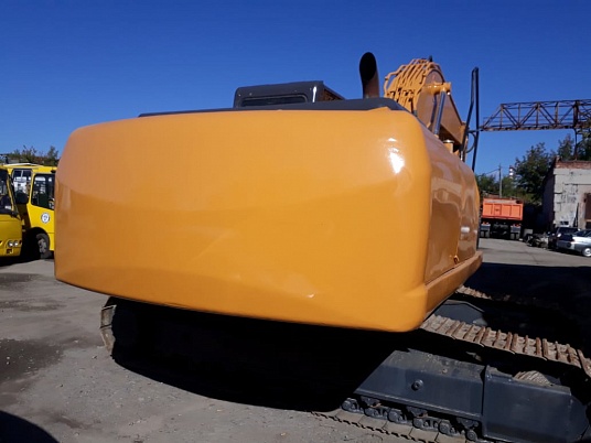 Брендирование экскаватора Case