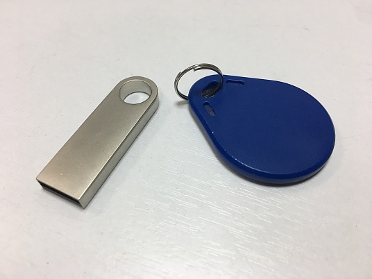 Гравировка на флешке