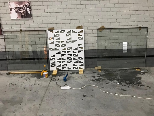 Оформление стеклянных перегородок декоративной пленкой