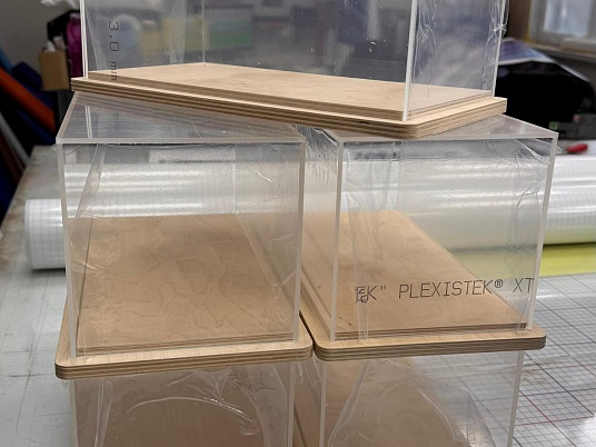 Короб из оргстекла