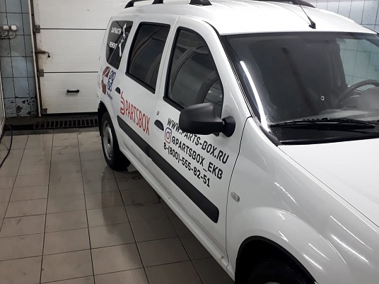 Брендирование автомобиля PARTSBOX