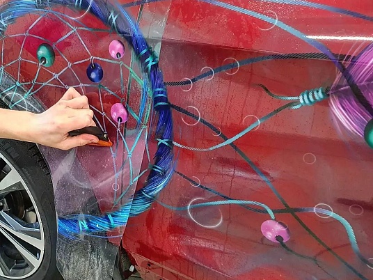 Изготовление наклеек на автомобиль