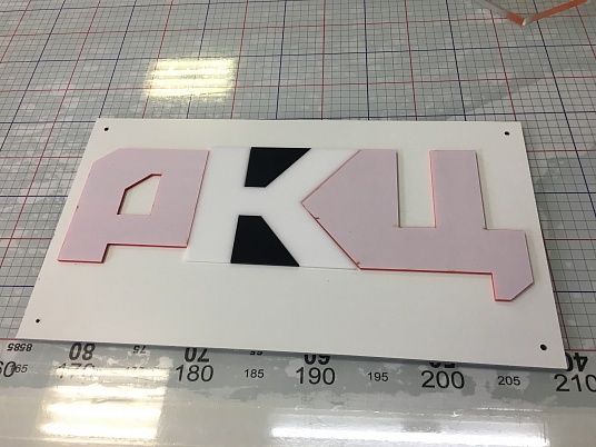 Таблички с объемными буквами